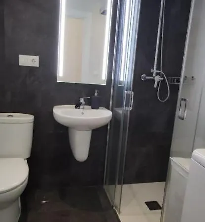Centrally Located Studio In 2h Lejlighed Nerja